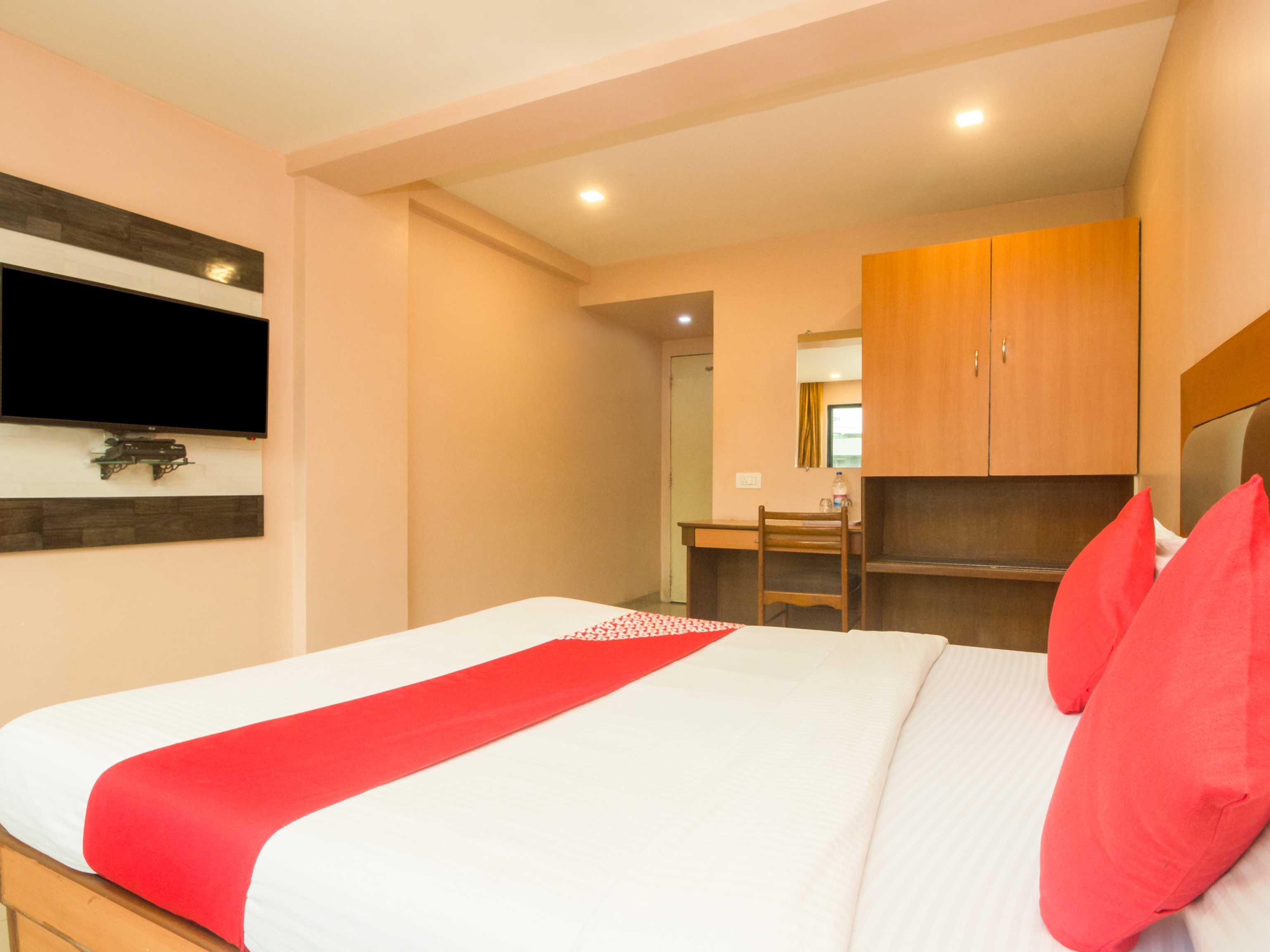 Oyo Hotel Sarovar Grand Kalamboli Dış mekan fotoğraf
