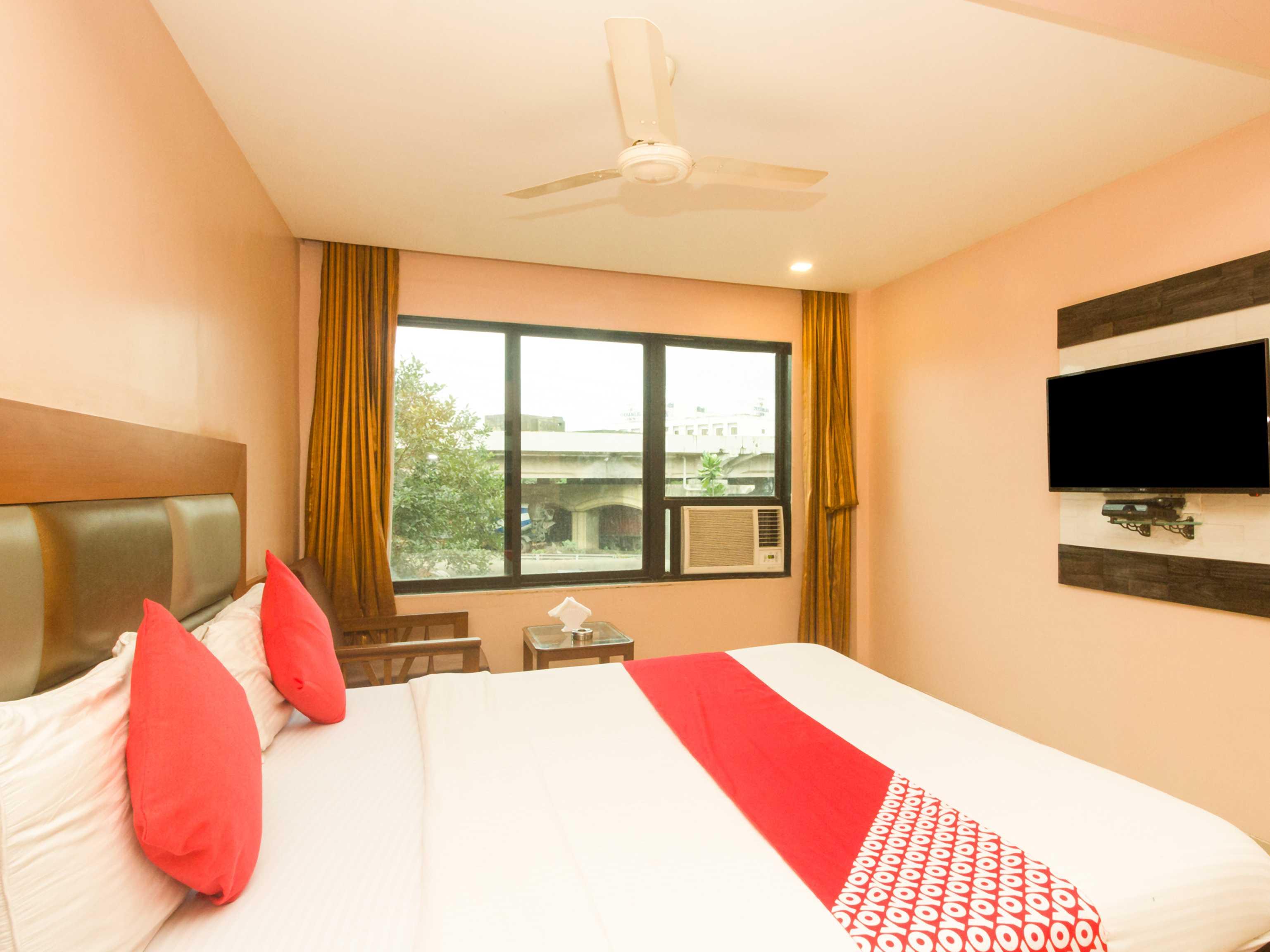 Oyo Hotel Sarovar Grand Kalamboli Dış mekan fotoğraf
