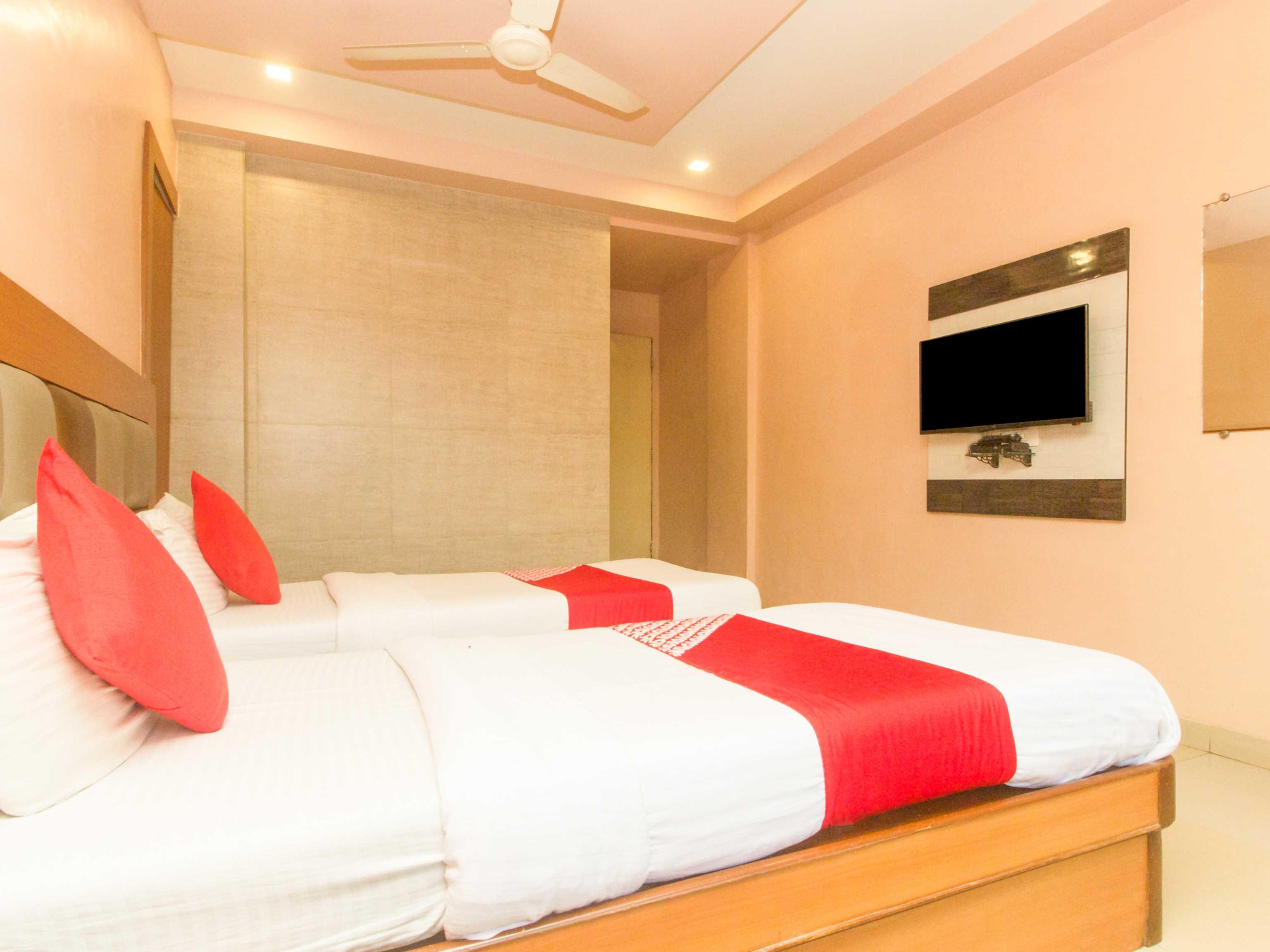 Oyo Hotel Sarovar Grand Kalamboli Dış mekan fotoğraf