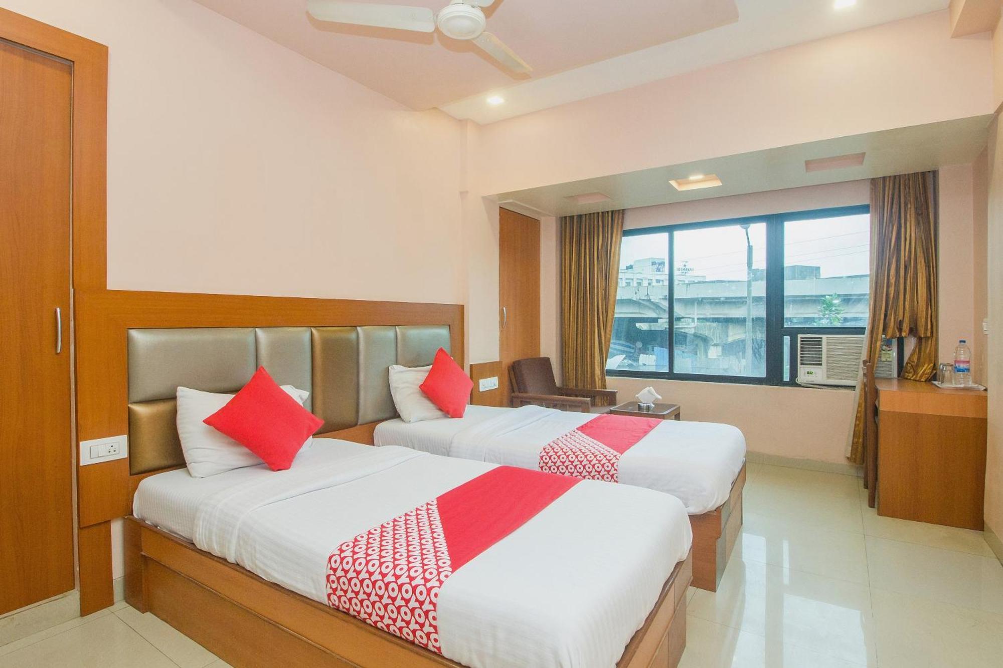 Oyo Hotel Sarovar Grand Kalamboli Dış mekan fotoğraf