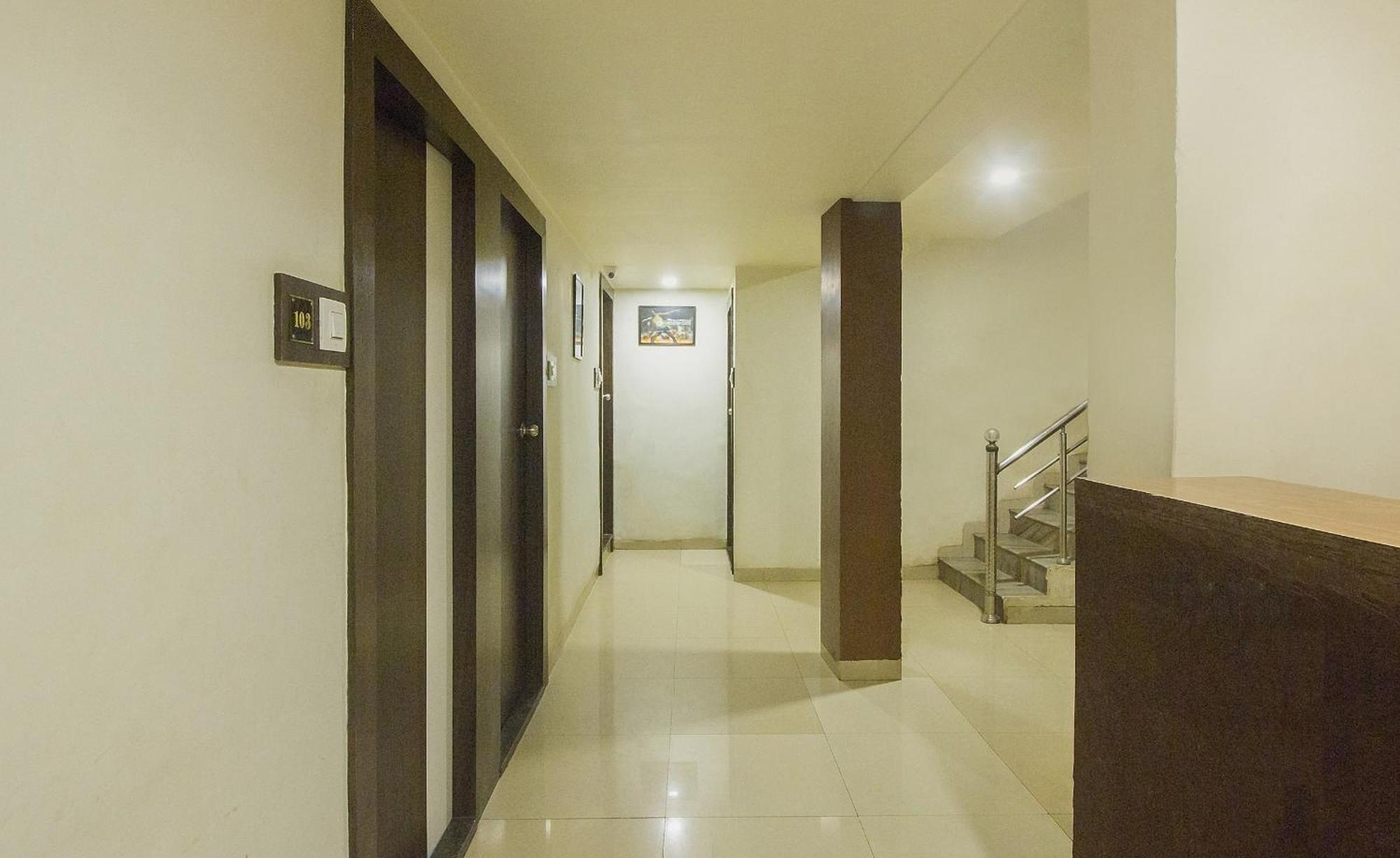 Oyo Hotel Sarovar Grand Kalamboli Dış mekan fotoğraf